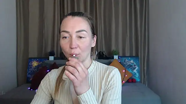 Kiss julli88I online show from 18, 3, 2025