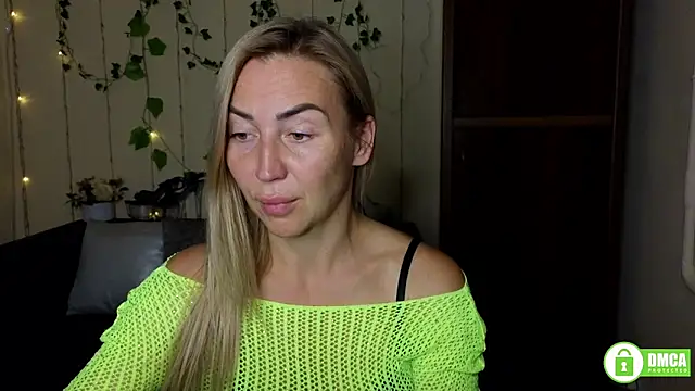 Kiss julli88I online show from 14, 9, 2025