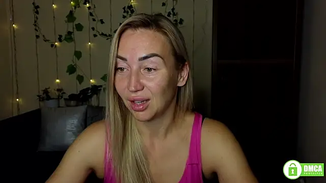 Kiss julli88I online show from 15, 9, 2025