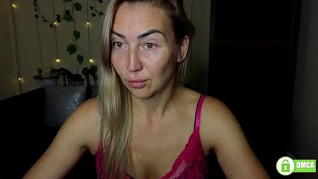 Kiss julli88I online show from 19, 9, 2025