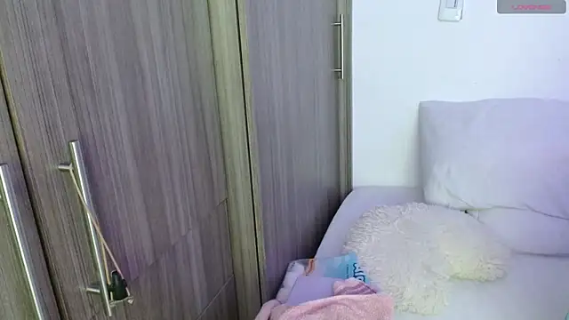 Snapshot of Oliviargf chatting on 30, 10, 2025 Oliviargf online show from 30, 10, 2025