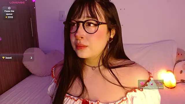 Snapshot of Oliviargf chatting on 17, 11, 2025 Oliviargf online show from 17, 11, 2025