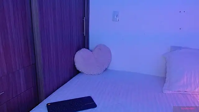 Snapshot of Oliviargf chatting on 29, 11, 2025 Oliviargf online show from 29, 11, 2025