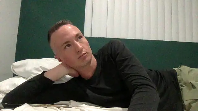 Snapshot of TheDaddy005 chatting on 8, 3, 2025 TheDaddy005 online show from 8, 3, 2025