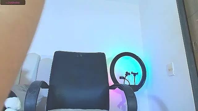 Snapshot of Keeitlin chatting on 25, 10, 2025 Keeitlin online show from 25, 10, 2025