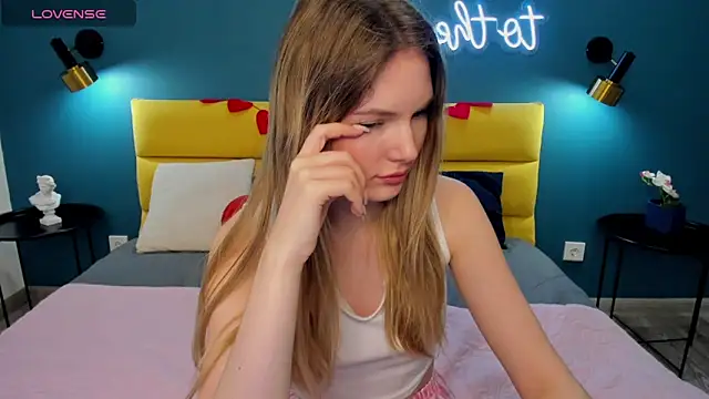 EvelineAmore online show from 4, 2, 2026