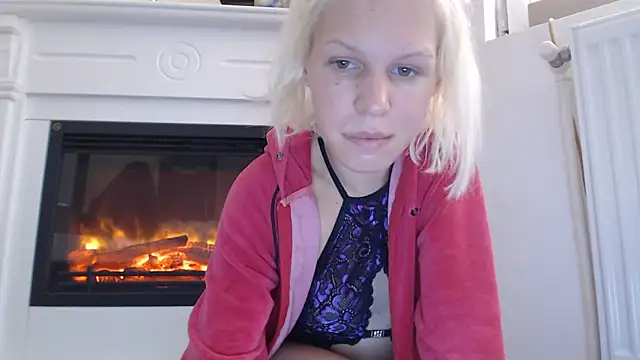 Snapshot of ElssaRush chatting on 18, 10, 2025 ElssaRush online show from 18, 10, 2025