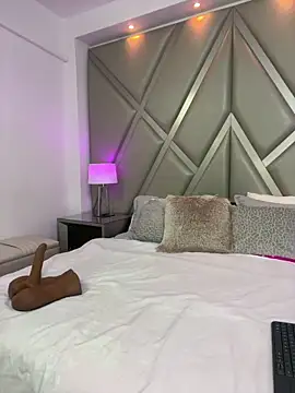 AlesiaCooper online show from 15, 12, 2025