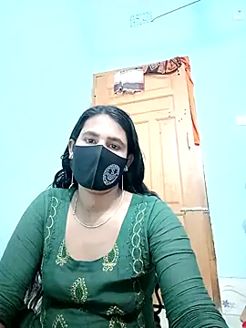 Snapshot of Hot-Nipa chatting on 10, 3, 2025 Hot-Nipa online show from 10, 3, 2025