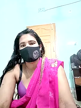 Snapshot of Hot-Nipa chatting on 11, 3, 2025 Hot-Nipa online show from 11, 3, 2025