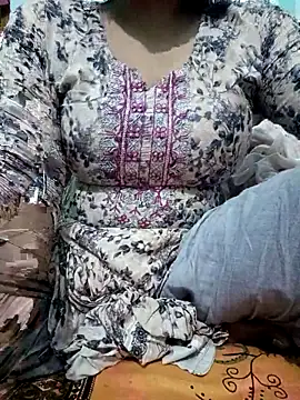 Snapshot of Hot-Nipa chatting on 21, 12, 2025 Hot-Nipa online show from 21, 12, 2025