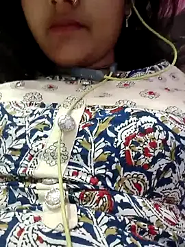 Snapshot of Poonam25 chatting on 8, 3, 2025 Poonam25 online show from 8, 3, 2025