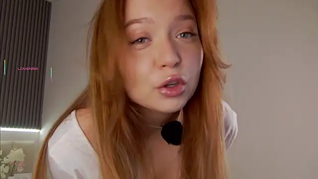 Snapshot of NikaDines chatting on 27, 11, 2025 NikaDines online show from 27, 11, 2025