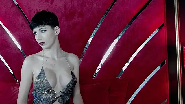 Snapshot of Roxxy_Rouge chatting on 7, 10, 2025 Roxxy Rouge online show from 7, 10, 2025