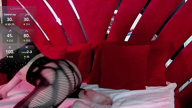 Roxxy Rouge online show from 17, 2, 2026