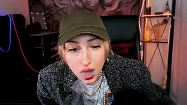 Snapshot of KitanaKimura chatting on 8, 3, 2025 KitanaKimura online show from 8, 3, 2025