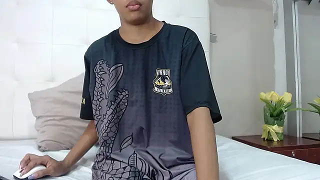 willow smitt online show from 8, 10, 2025