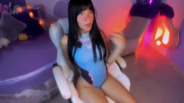 auroracute02 online show from 17, 10, 2025