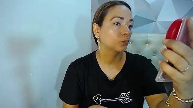 Milf-Prettyboobs online show from 5, 11, 2025