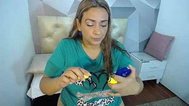 Snapshot of Milf-Prettyboobs chatting on 18, 12, 2025 Milf-Prettyboobs online show from 18, 12, 2025