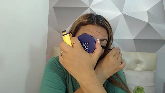 Snapshot of Milf-Prettyboobs chatting on 10, 2, 2026 Milf-Prettyboobs online show from 10, 2, 2026