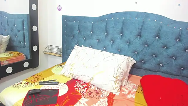 Milf-Prettyboobs online show from 6, 4, 2026