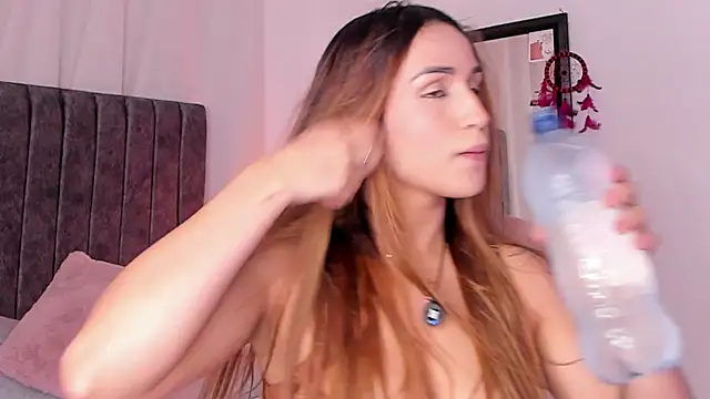 Snapshot of Tefy-Rose chatting on 19, 11, 2025 Tefy-Rose online show from 19, 11, 2025