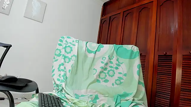 sweet cinamon online show from 15, 3, 2025