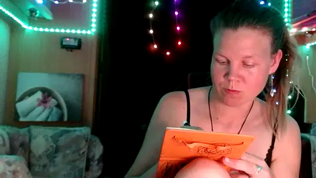 CallMeMaria online show from 6, 2, 2025