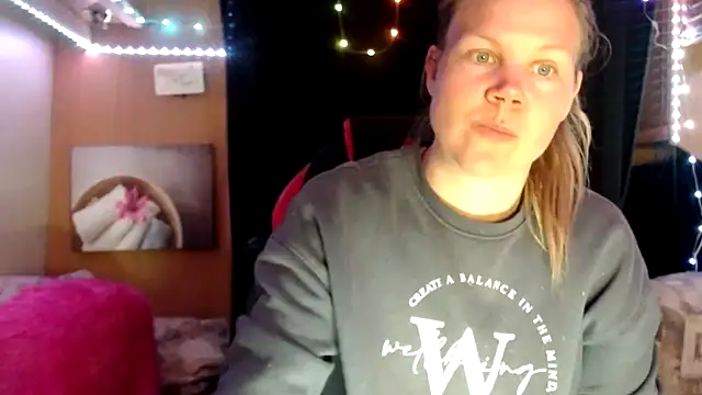 CallMeMaria online show from 4, 3, 2025