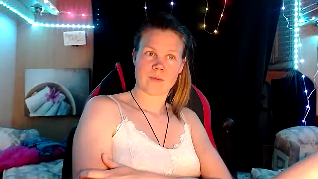 CallMeMaria online show from 4, 3, 2025