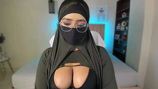 Snapshot of Sasha_Anaan chatting on 26, 10, 2025 Sasha Anaan online show from 26, 10, 2025