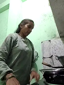 Hotty-Nidhi online show from 19, 11, 2025