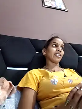 Hotty-Nidhi online show from 18, 5, 2026