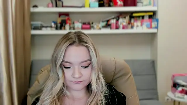 Kara Smith  online show from 14, 7, 2026