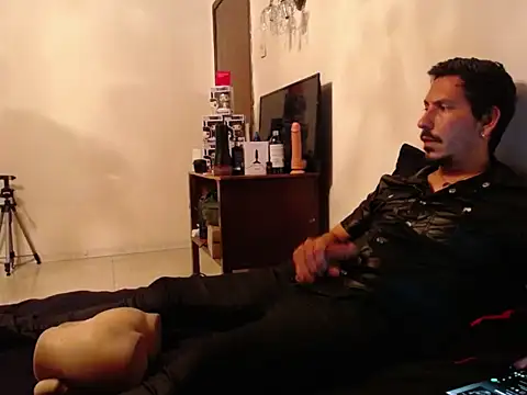 Snapshot of David_Blake69 chatting on 12, 10, 2025 David Blake69 online show from 12, 10, 2025
