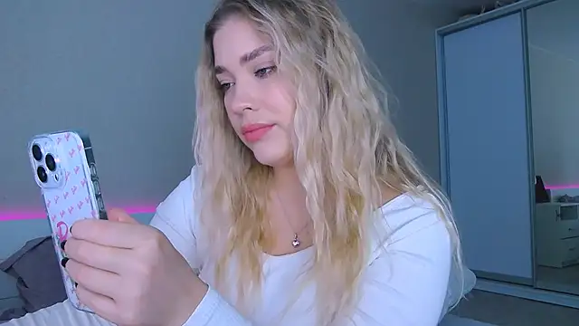 Snapshot of DIANAxxxDIAMOND chatting on 1, 10, 2025 DIANAxxxDIAMOND online show from 1, 10, 2025