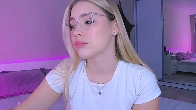 Snapshot of DIANAxxxDIAMOND chatting on 29, 10, 2025 DIANAxxxDIAMOND online show from 29, 10, 2025