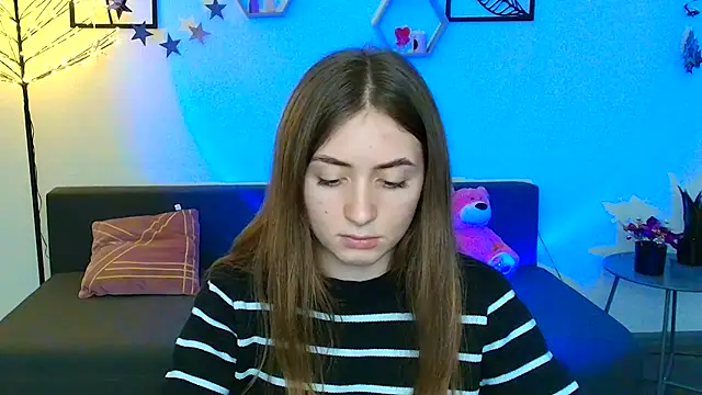 Snapshot of LilyHaart chatting on 12, 3, 2025 LilyHaart online show from 12, 3, 2025