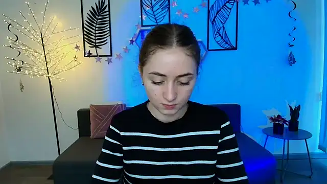 Snapshot of LilyHaart chatting on 22, 3, 2025 LilyHaart online show from 22, 3, 2025