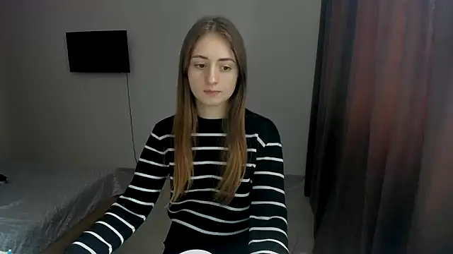 Snapshot of LilyHaart chatting on 2, 10, 2025 LilyHaart online show from 2, 10, 2025