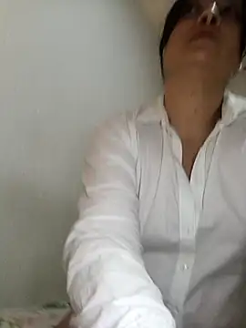 Snapshot of megan_milf79 chatting on 25, 4, 2026 megan milf79 online show from 25, 4, 2026