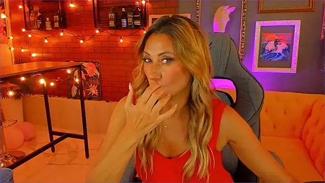 SarahAlluring online show from 19, 9, 2025