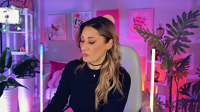 SarahAlluring online show from 11, 1, 2026