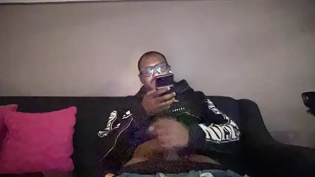 Snapshot of kngkeeem chatting on 17, 11, 2025 kngkeeem online show from 17, 11, 2025