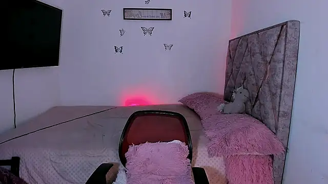 Snapshot of Tania_rendon chatting on 1, 12, 2025 Tania rendon online show from 1, 12, 2025