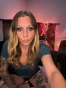 Snapshot of DaddysCuteGirl69 chatting on 21, 10, 2025 DaddysCuteGirl69 online show from 21, 10, 2025