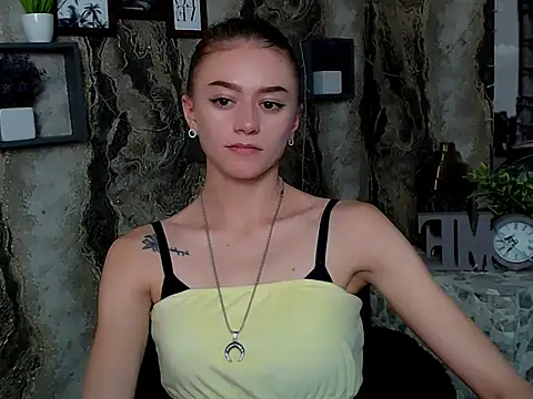 Snapshot of LanaTey chatting on 16, 10, 2025 LanaTey online show from 16, 10, 2025