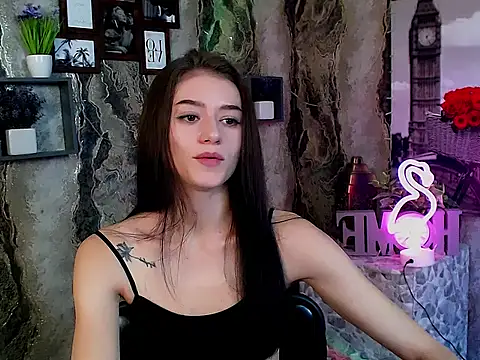 Snapshot of LanaTey chatting on 20, 10, 2025 LanaTey online show from 20, 10, 2025