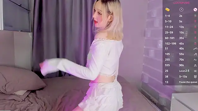 Snapshot of alicewonderyou chatting on 14, 11, 2025 alicewonderyou online show from 14, 11, 2025